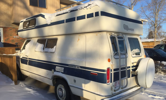 Vintage RV: 1990's Okanagan Camper Van 