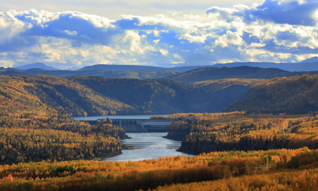 Hudson’s Hope – for days gone by and modern explorers. This small town in the Peace River district has a proud history, from early explorers and settlers to the building of the mighty dams in its neighbourhood.