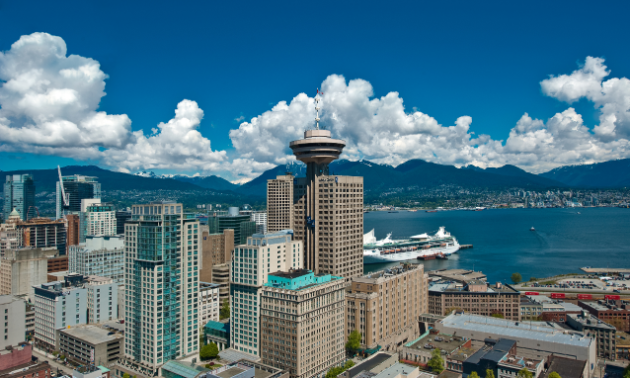 Vancouver Lookout offers a spectacular 360° view of Metro Vancouver. 