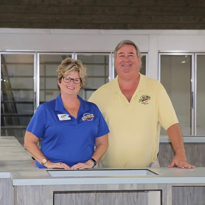 Picture of older couple, Bill and Kay Pott. 