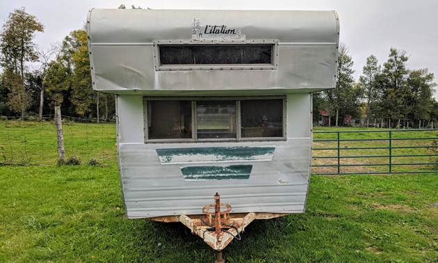 Another view of trailer, front view.