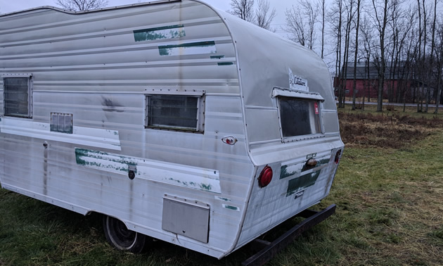 Another angle of trailer, side view.