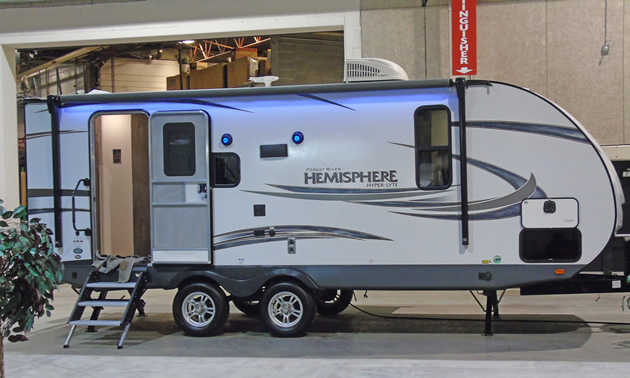 Salem Hemisphere Hyper-Lyte travel trailer