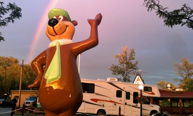 The Jellystone Park at Niagara Falls, Ontario with giant Yogi Bear statue. 