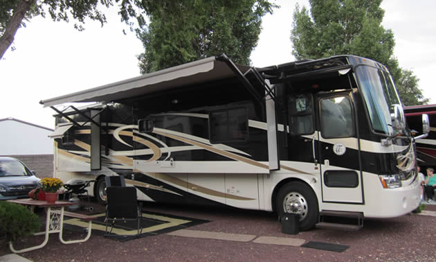 Photo a set up RV