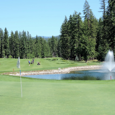 The ninth hole at Mabel Lake Golf & Country Club features two ponds.
