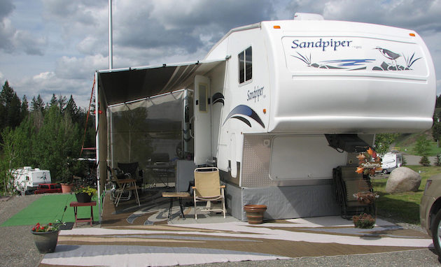 A fifth wheel RV set up for full-time RV living.