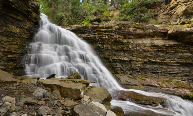 The creek around Quality Falls is shallow and it’s easy to cross to get different points of view for more creative and unique photos