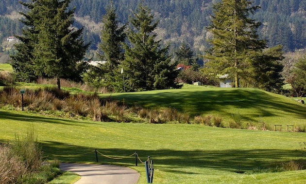 Hole 8 at Umpqua.