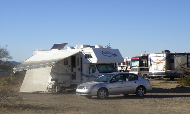 RVs boondocking in the desert