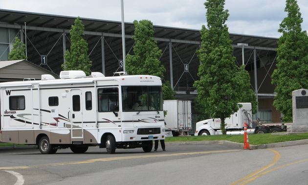 motorhomes coming through the US/Canada border