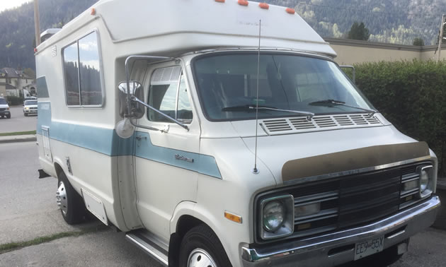 This Chinook Sportsman Class C (Class B+) motorhome was spotted in a backyard in Nelson, BC. 