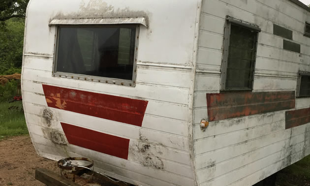 Another view of trailer.