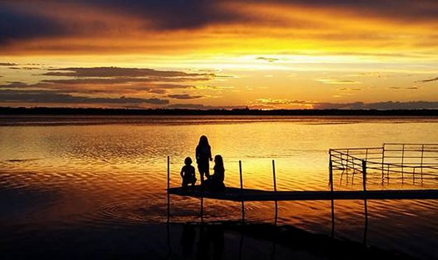 Beautiful sunset at Eagle Lake RV Resort.