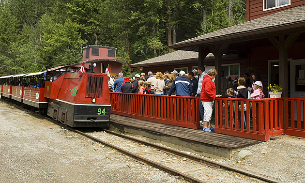 tourists going on a tour of the Sullivan Mine