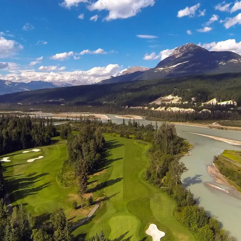 overview of the Golden Golf Club