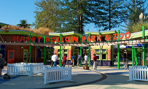 outside of the Happy Hollow Zoo with kids in front