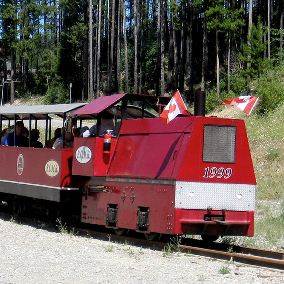 tourists going on a tour of the Sullivan Mine