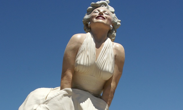 Marilyn Monroe sculpture is made of bronze and glazed in an incredible 10-layer patina that gives it a dramatic and realistic impression.
