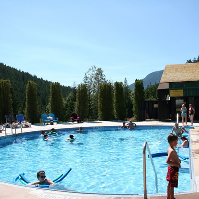 Nakusp Hot Springs has the cleanest, clearest soaking mineral pools, with 200,000 litres of fresh, filtered water entering each pool every day. 