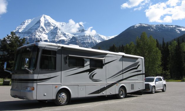 RV camping in Mount Robson