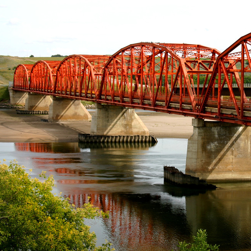 The famous SkyTrail pedestrian bridge near Outlook, Saskatchewan. Photo by Aaron Spence