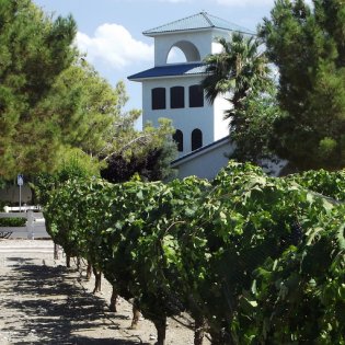 The Pahrump Valley Winery offers wine tastings and fine dining in Pahrump, Nevada. Photo courtesy Town of Pahrump