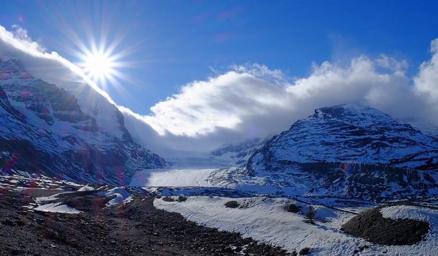 Athabasca glacier presents amazing photo ops.