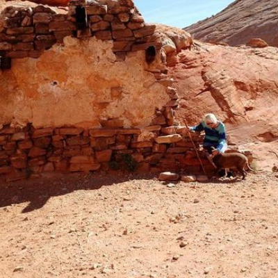 An old movie set for professionals, at the Valley of Fire State Park. 