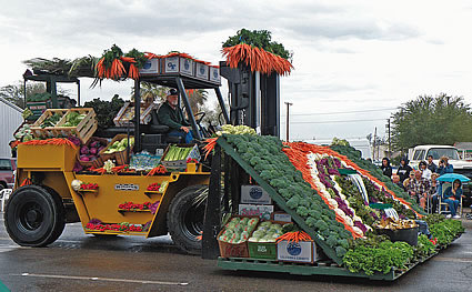 Float in the carrot festival parade