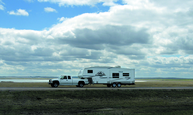 Did you know there are different towing regulations depending on which province or state you are driving through?