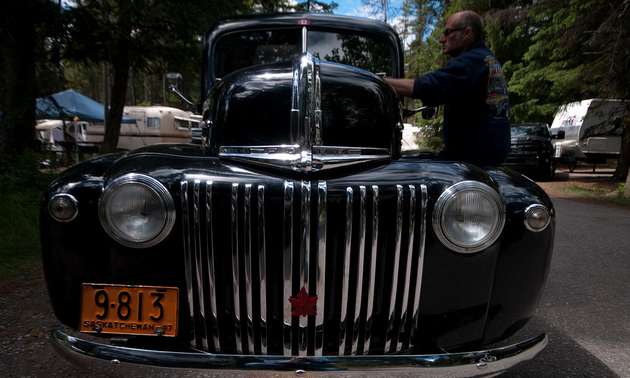 Ralf Blackwell polishing his '47 Ford Panel