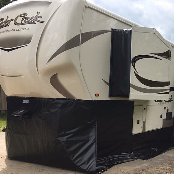 Custom Skirting on fifth-wheel